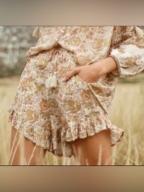 🌿 Spell & The Gypsy Juniper Short Hot Pants 🌿 Boho Floral Neutral | Size Small